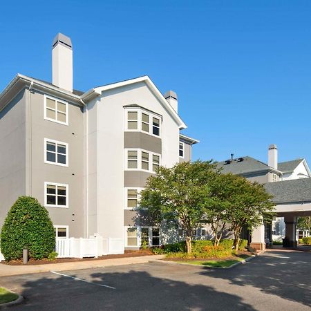 Hampton Inn & Suites Newport News-Airport - Oyster Point Area Exterior photo