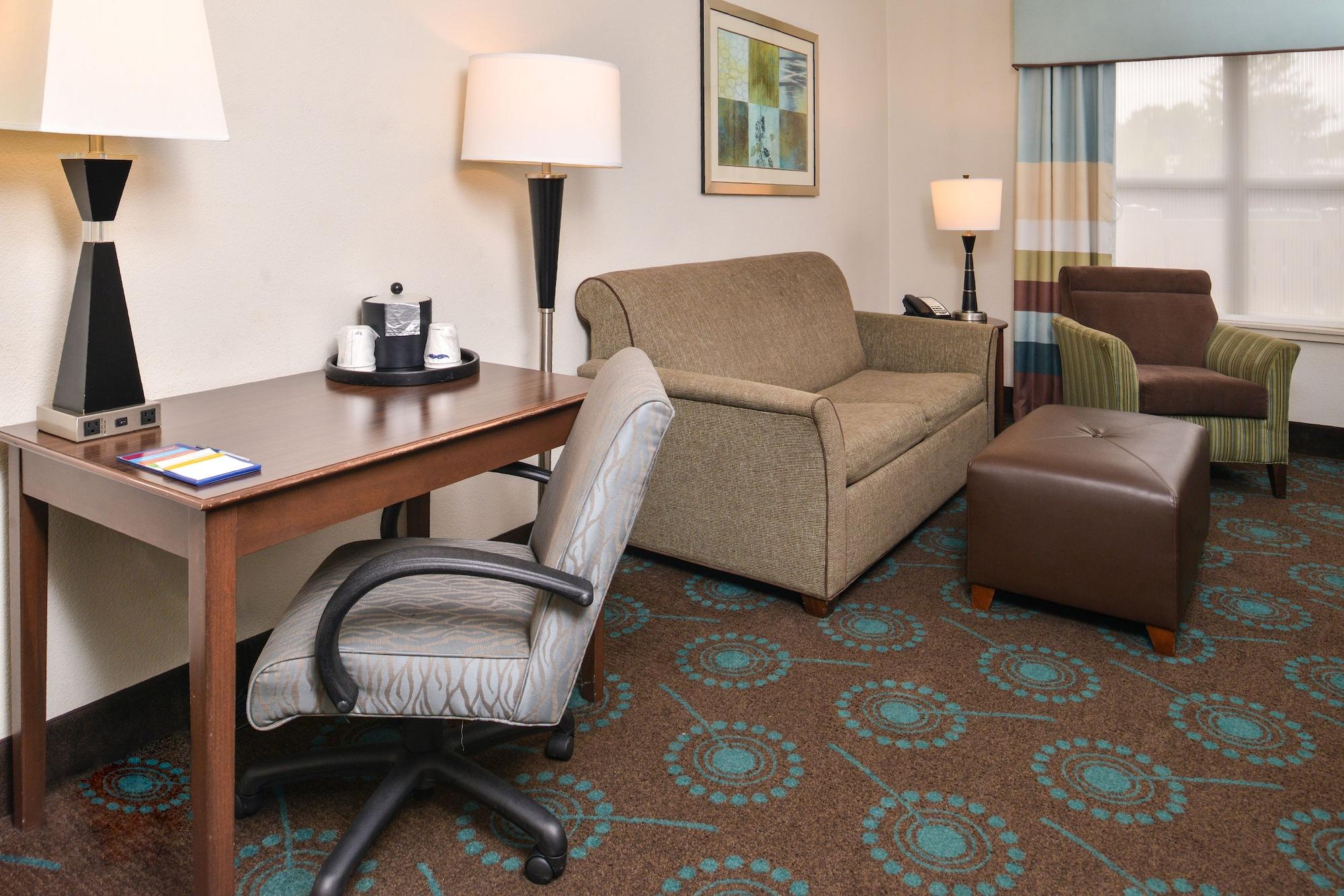 Hampton Inn & Suites Newport News-Airport - Oyster Point Area Exterior photo