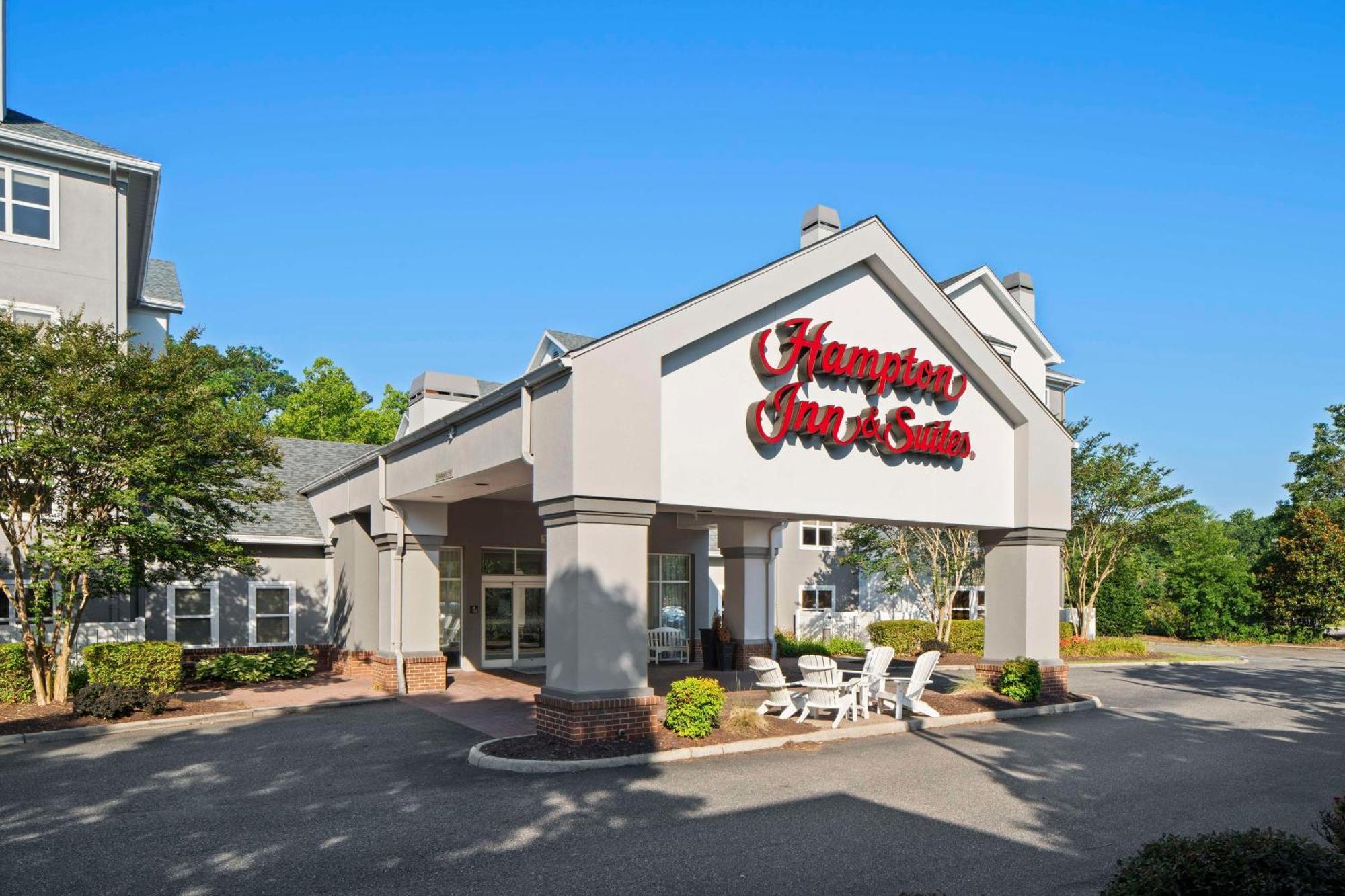 Hampton Inn & Suites Newport News-Airport - Oyster Point Area Exterior photo